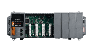 Controleador industrial de automação com módulos de comunicação e dispositivos de entrada e saída, ideal para soluções de automação industrial e otimização de processos.